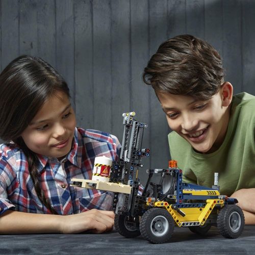  LEGO Technic Heavy Duty Forklift 42079 Building Kit (592 Pieces) (Discontinued by Manufacturer)