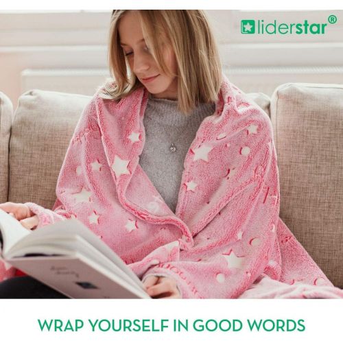  [아마존핫딜][아마존 핫딜] LIDERSTAR Glow in The Dark Throw Blanket, Super Soft Fuzzy Plush Fleece,Decorated with Stars and Words of Encouragement,Wrap Your Loved One in Positivity ,Birthday Gift for Girls kids Women