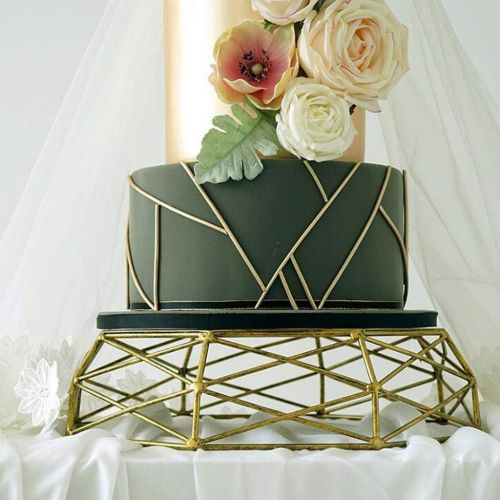  LOVIVER Geometric Shape Tray for Dessert Hollow Out Table Decorating Basket Cake Stands Vintage Style - Gold