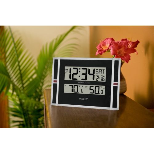  La Crosse Technology 513-149 11 inch Atomic digital wall clock with temperature