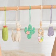 LanaCrocheting Desert baby play gym. Llama, Blooming cactus, Mountain, Cactus wood - Infant activity center - Wooden baby gym with toys - Boho - Montessori