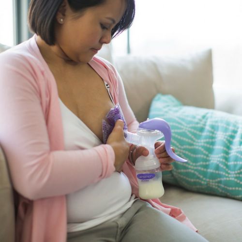 란시노 [아마존베스트]Lansinoh Manual Breast Pump with Stimulation and Expression Modes, Single Pump Included,...