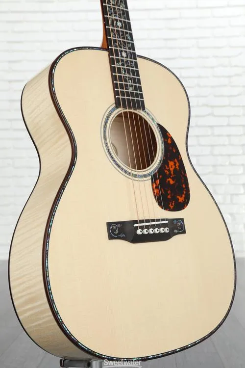 Larrivee OM-10 Romanian Flamed Maple Acoustic Guitar - Natural, Sweetwater Exclusive