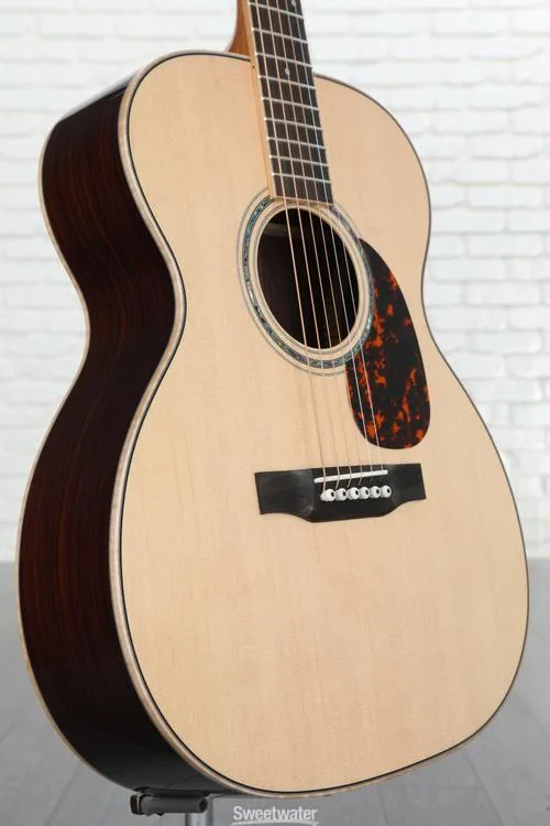 Larrivee OM-09 Acoustic Guitar - Natural