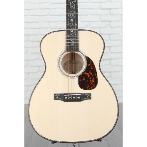  Larrivee OM-10 Romanian Flamed Maple Acoustic Guitar - Natural, Sweetwater Exclusive Demo