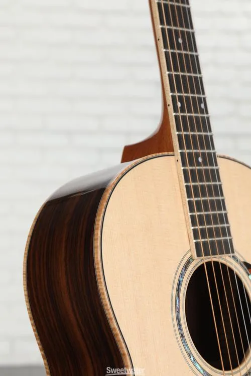  Larrivee L-09 Acoustic Guitar - Natural