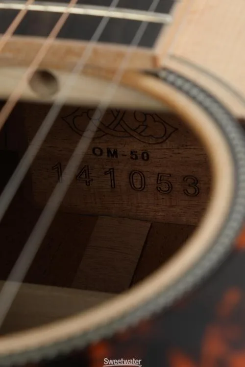  Larrivee OM-50 Acoustic Guitar Demo