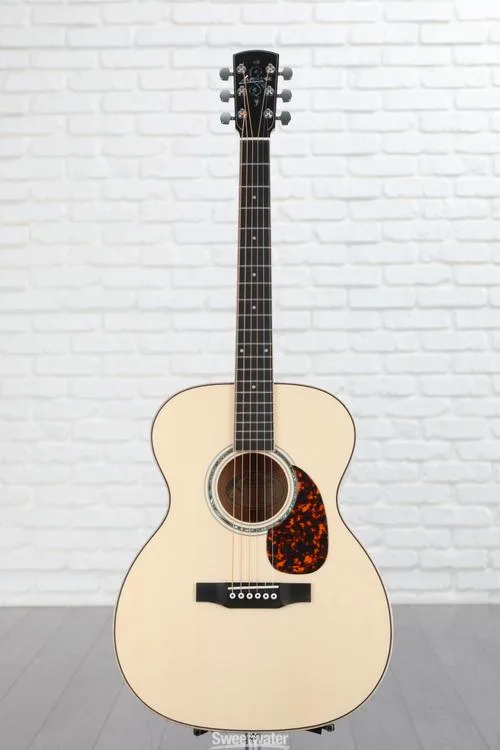  Larrivee OM-05 Acoustic Guitar - Natural Gloss