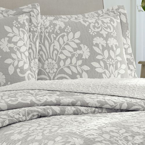  Laura Ashley Rowland Quilt Set