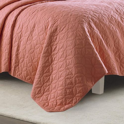  Laura Ashley FullQueen Coral Quilt Set