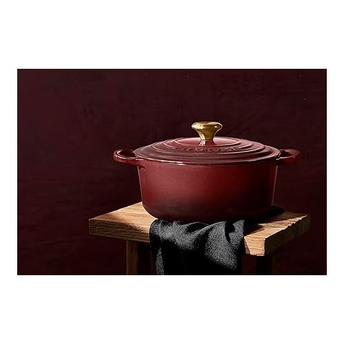 르크루제 Le Creuset Enameled Cast Iron Signature Round Dutch Oven, 4.5 qt., Rhone