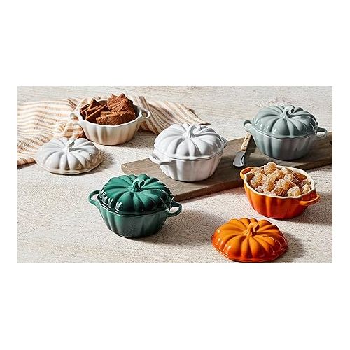 르크루제 Le Creuset Stoneware Figural Pumpkin Petite Cocotte, 12 oz., Persimmon