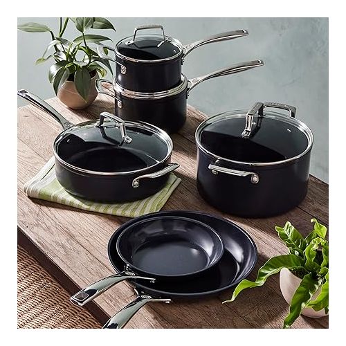 르크루제 Le Creuset Essential Non-stick Ceramic Stockpot with Glass Lid, 6.3 qt.?