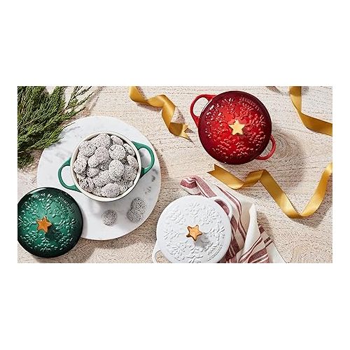 르크루제 Le Creuset Noel Collection Stoneware Mini Cocotte with Star Knob, 24 oz., White