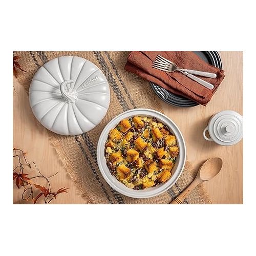 르크루제 Le Creuset Stoneware Figural Pumpkin Baker with Lid, 9