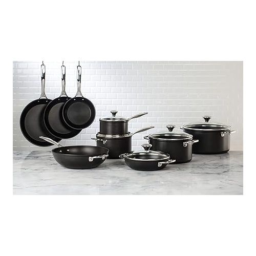 르크루제 Le Creuset Toughened Nonstick PRO Saute Pan With Glass Lid, 3.5 qt.