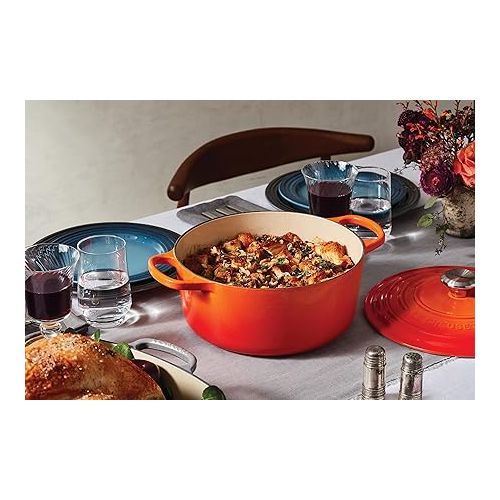 르크루제 Le Creuset Enameled Cast Iron Signature Round Dutch Oven, 7.25 qt., Flame