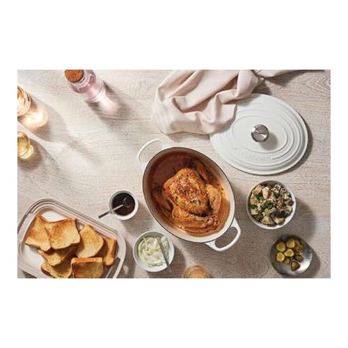 르크루제 Le Creuset Enameled Cast Iron Signature Oval Dutch Oven, 6.75 qt., Meringue