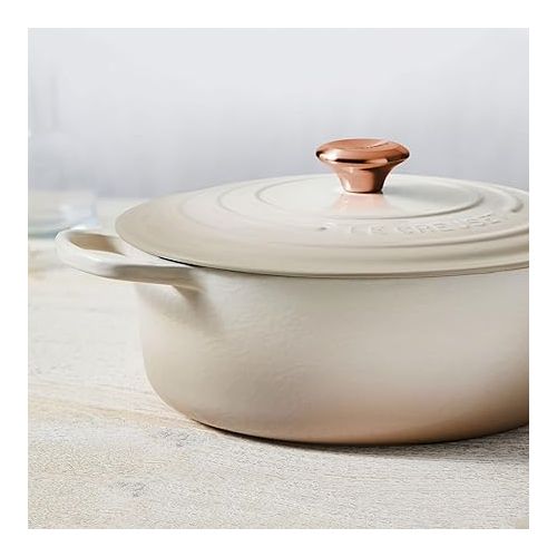 르크루제 Le Creuset Signature 6.75-quart Round Wide Oven with Copper Knob - Enameled Cast Iron (Meringue)