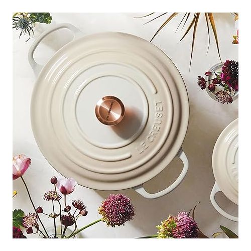 르크루제 Le Creuset Signature 6.75-quart Round Wide Oven with Copper Knob - Enameled Cast Iron (Meringue)