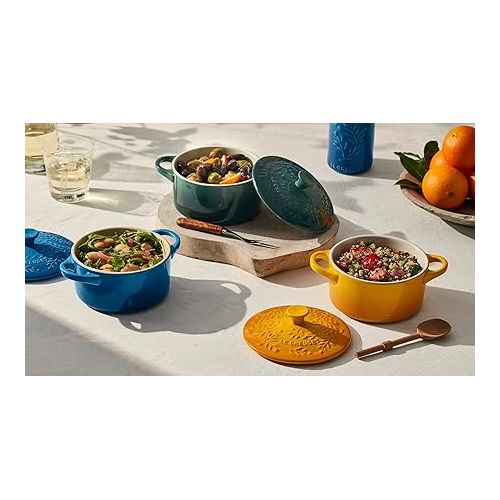 르크루제 Le Creuset Olive Branch Collection Stoneware Classic Mini Round Cocotte, 24 oz., Olive