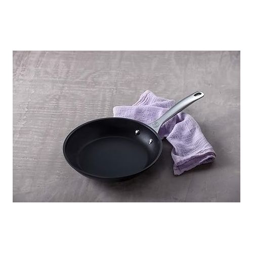 르크루제 Le Creuset Toughened Nonstick PRO Cookware Set, 2 pc. (9.5