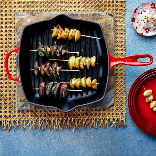 르크루제 Besuchen Sie den Le Creuset-Store Le Creuset Signature Gusseisen-Grillpfanne, Quadratisch, 26 cm, Fuer alle Herdarten inkl. Induktion geeignet, Kirschrot