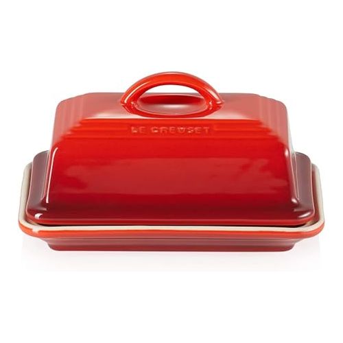 르크루제 Le Creuset Stoneware European Butter Dish, Cerise