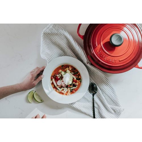 르크루제 [아마존베스트]Le Creuset Signature Enameled Cast-Iron 7-1/4-Quart Round French (Dutch) Oven, Cerise (Cherry Red)