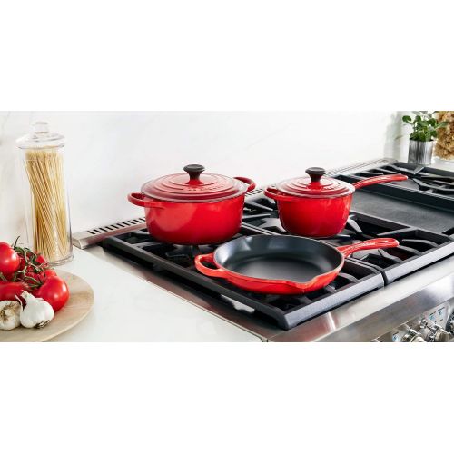 르크루제 [아마존베스트]Le Creuset Signature Iron Handle Skillet, 11-3/4-Inch, Cerise (Cherry Red)