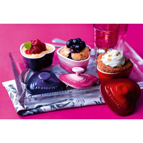 르크루제 Le Creuset Stoneware Heart Ramekin with Cover, Red