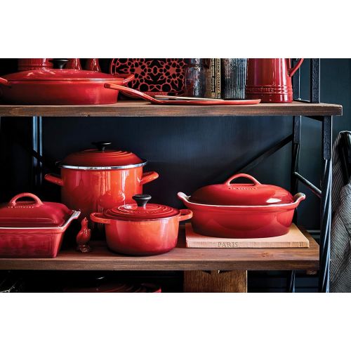 르크루제 Le Creuset Stoneware Heritage Covered Square Casserole, 2.5 qt. (9), Cerise