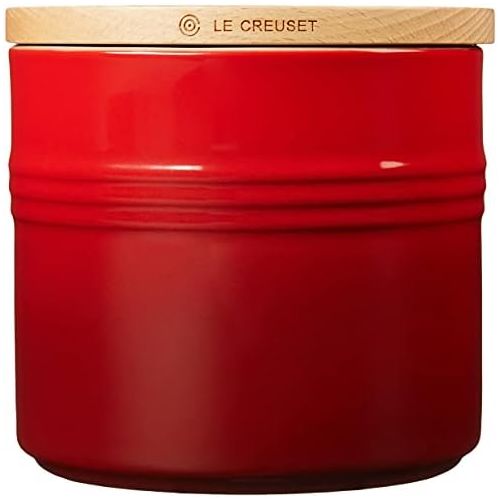 르크루제 Le Creuset Stoneware Canister with Wood Lid, 1.5 qt. (5.5 diameter), Cerise