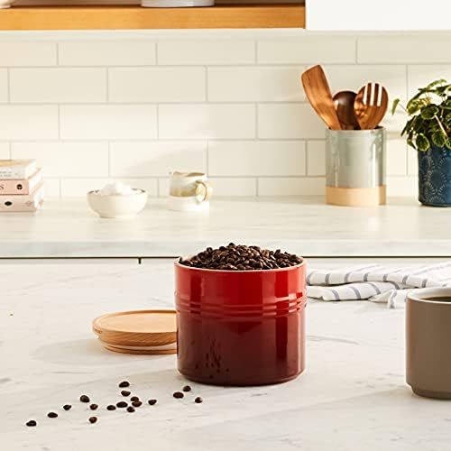 르크루제 Le Creuset Stoneware Canister with Wood Lid, 1.5 qt. (5.5 diameter), Cerise