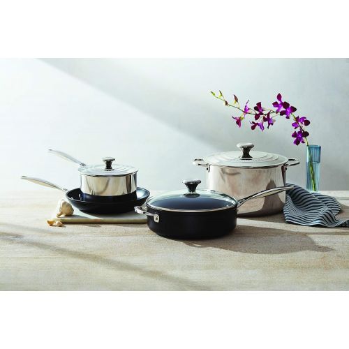 르크루제 Le Creuset Toughened Nonstick PRO Saute Pan With Glass Lid, 4.25 qt.