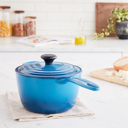 르크루제 Le Creuset Enameled Cast Iron Signature Saucepan, 2.25 qt., Marseille