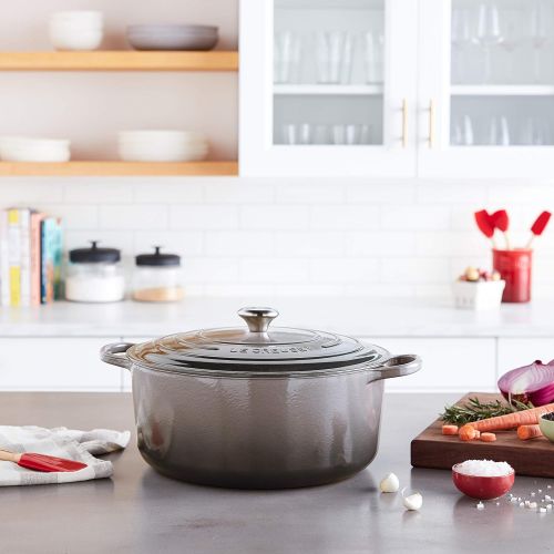 르크루제 Le Creuset Enameled Cast Iron Signature Round Dutch Oven, 13.25 qt., Oyster