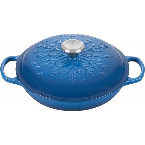 르크루제 Le Creuset Noel Collection: Signature Cast Iron Braiser Embossed Snowflake w/Stainless Steel Knob, 2.25 qt, Marseille