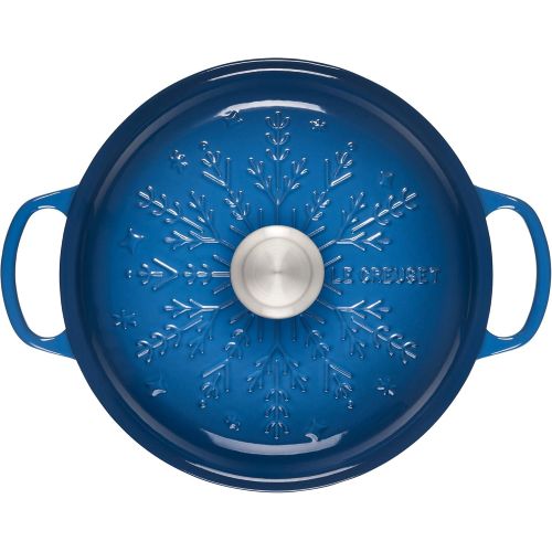 르크루제 Le Creuset Noel Collection: Signature Cast Iron Braiser Embossed Snowflake w/Stainless Steel Knob, 2.25 qt, Marseille