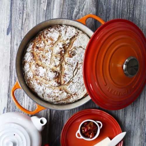 르크루제 [아마존베스트]Le Creuset Enameled Cast Iron Signature Round Dutch Oven, 4.5 qt., Flame