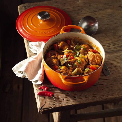 르크루제 [아마존베스트]Le Creuset Enameled Cast Iron Signature Round Dutch Oven, 4.5 qt., Flame