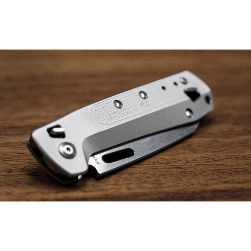 레더맨 Leatherman FREE K4X Pocket Knife Multi-Tool (Silver, Clamshell Packaging)