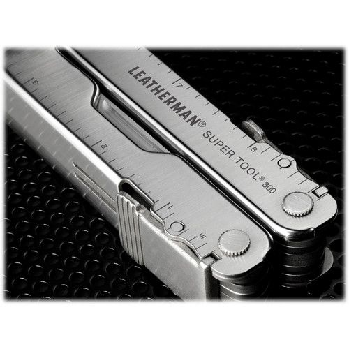 레더맨 Leatherman Super Tool 300 Multi-Tool with Black Nylon Sheath (Stainless)