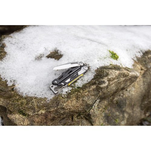 레더맨 Leatherman Signal Multi-Tool with Black Nylon Sheath?(Stainless, Clamshell Packaging)