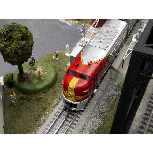  Lionel Santa Fe Super Chief Electric O Gauge Model Train Set w/ Remote and Bluetooth Capability