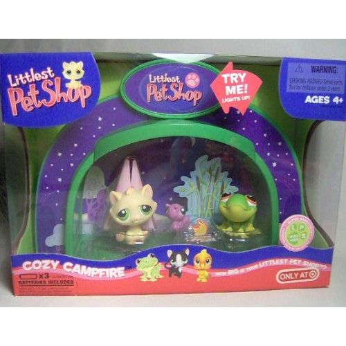  Littlest Pet Shop Light Up Dome- Cozy Campfire with Frog #400 & Cat #401