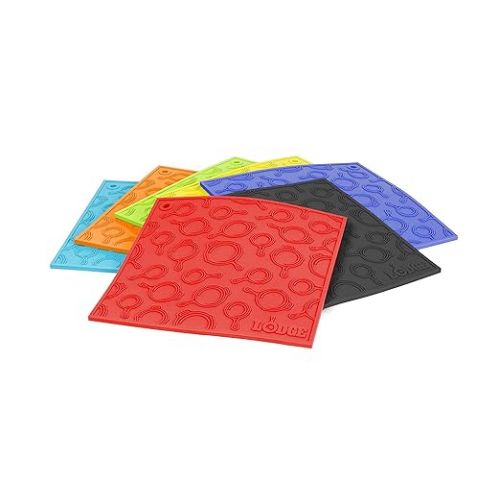 롯지 7 Inch Square Silicone Skillet Pattern Trivet, Black