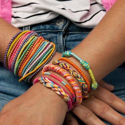  [아마존베스트]Loopdedoo  Friendship Bracelet Maker Kit  DIY Friendship Bracelets in Min  Award-Winning Bracelet Kit