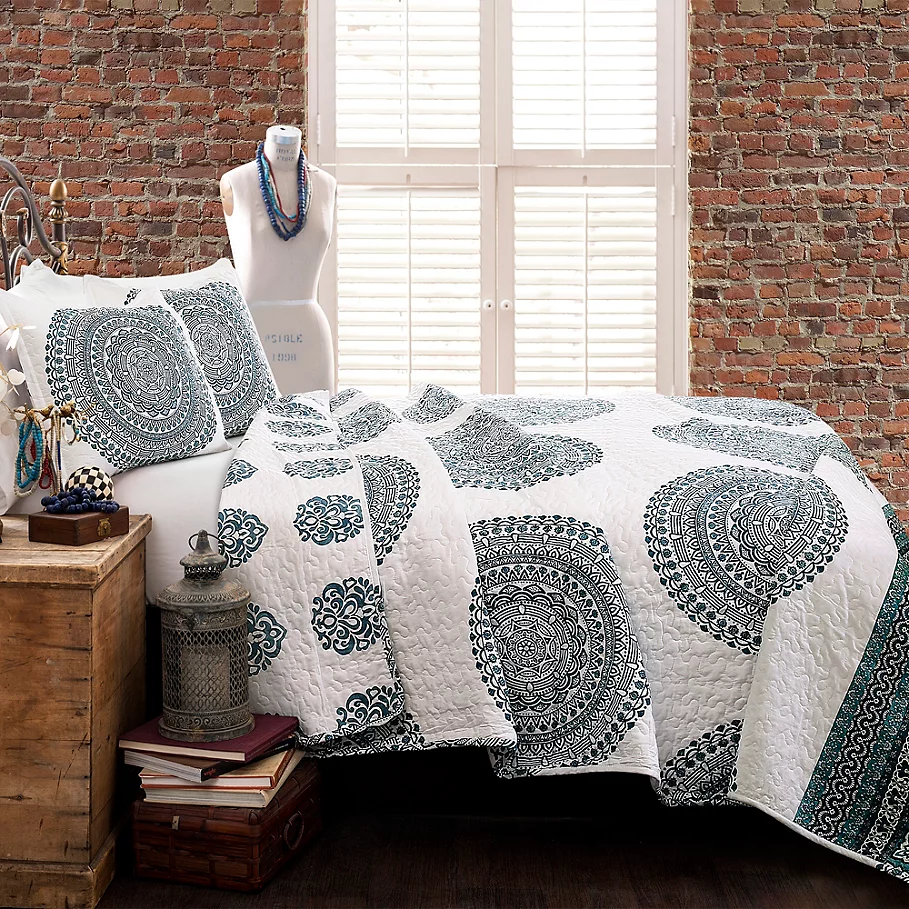  Lush Decor Shaila Medallion Reversible Quilt Set