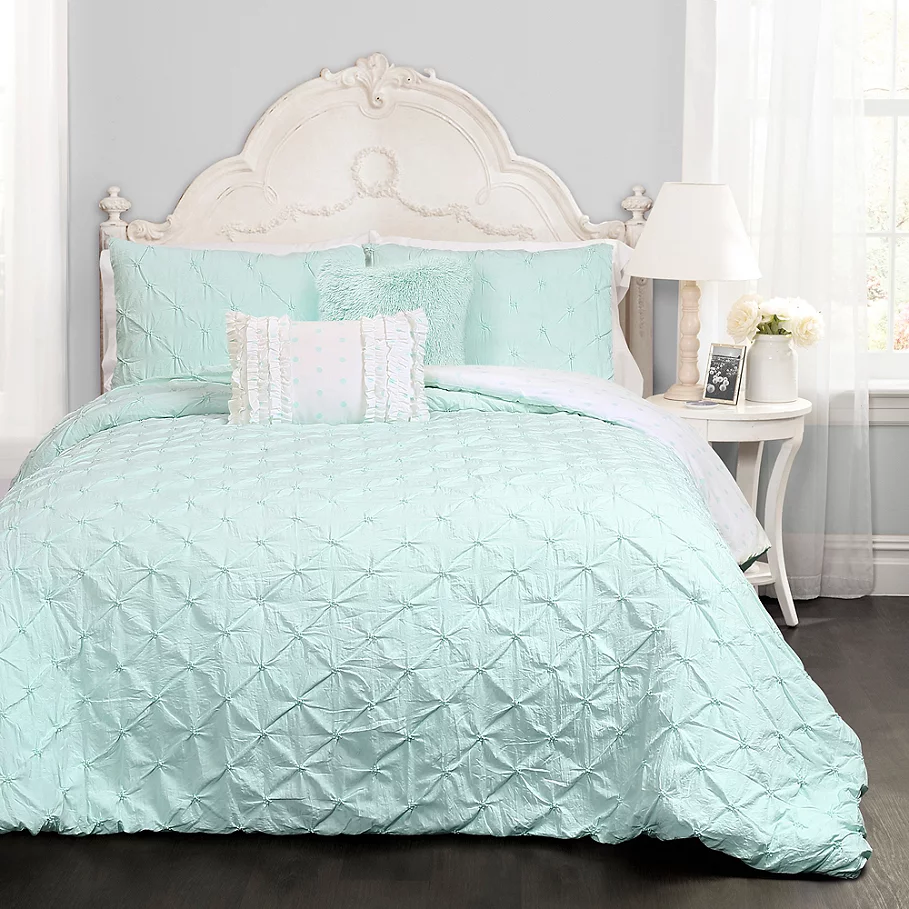  Lush Decor Ravello Pintuck Comforter Set